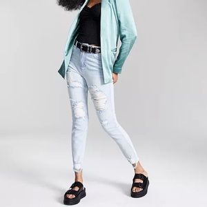 NWT size 13 Tinseltown High Rise Mom Jeans